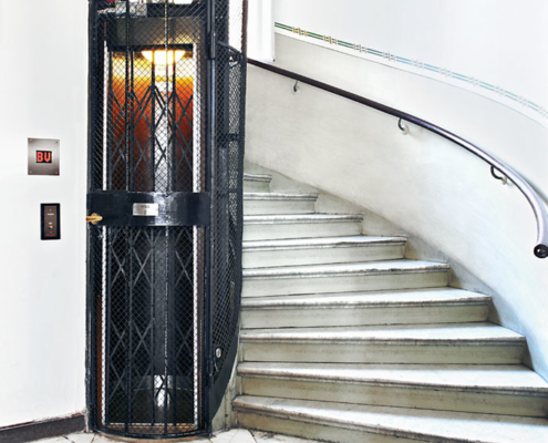 Äldre hiss i Stockholm som moderniserats